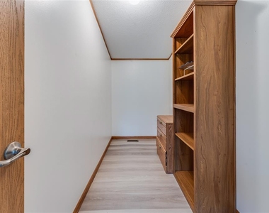 113 Anthony Road - Photo Thumbnail 8