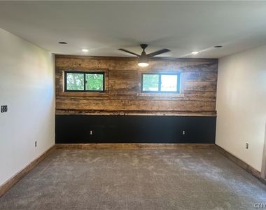 34 Lakeshore Road - Photo Thumbnail 25