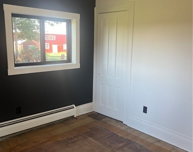 34 Lakeshore Road - Photo Thumbnail 16