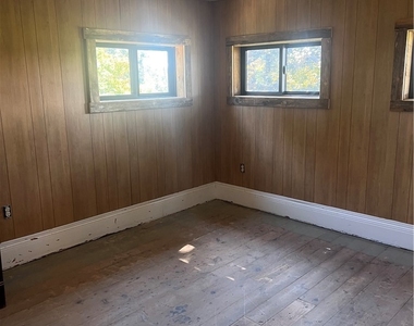 34 Lakeshore Road - Photo Thumbnail 18