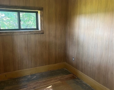 34 Lakeshore Road - Photo Thumbnail 19