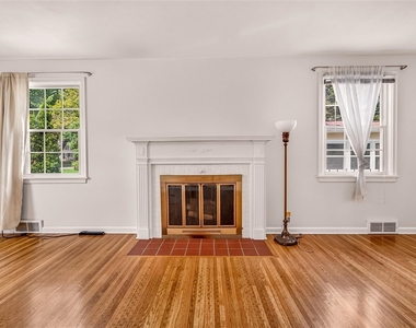 82 Clovercrest Drive - Photo Thumbnail 11