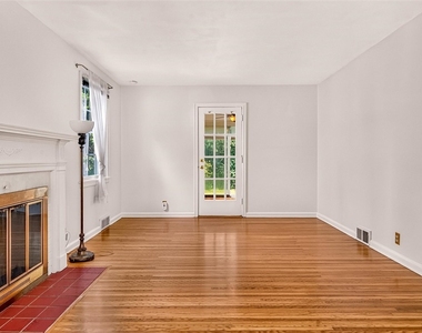 82 Clovercrest Drive - Photo Thumbnail 10