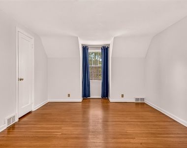 82 Clovercrest Drive - Photo Thumbnail 27