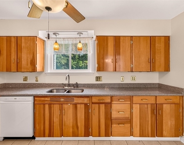 82 Clovercrest Drive - Photo Thumbnail 15