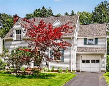 82 Clovercrest Drive - Photo Thumbnail 1