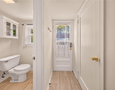 82 Clovercrest Drive - Photo Thumbnail 18