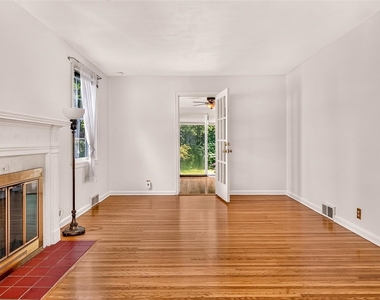 82 Clovercrest Drive - Photo Thumbnail 9