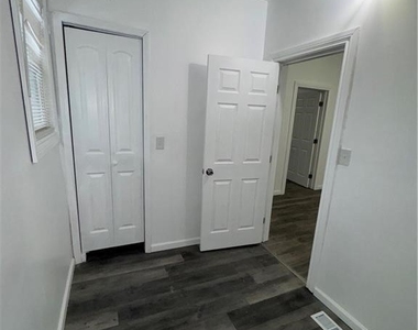 1312 Ontario Avenue - Photo Thumbnail 10