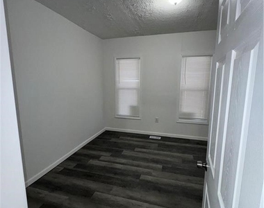1312 Ontario Avenue - Photo Thumbnail 11