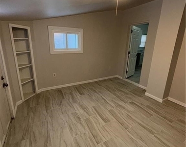 1312 Ontario Avenue - Photo Thumbnail 3