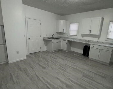 1312 Ontario Avenue - Photo Thumbnail 6