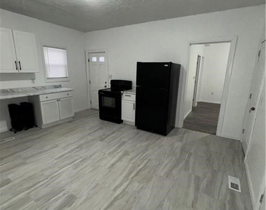 1312 Ontario Avenue - Photo Thumbnail 5
