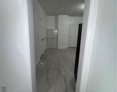 1312 Ontario Avenue - Photo Thumbnail 4