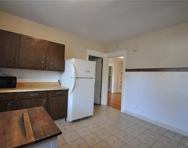 9 Wellington Road - Photo Thumbnail 11
