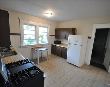 9 Wellington Road - Photo Thumbnail 12