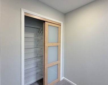 359 Lakefront Boulevard - Photo Thumbnail 16