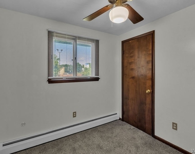 28 Mead St. - Upper Unit - Photo Thumbnail 36