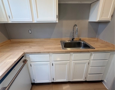 590 Richmond Avenue - Photo Thumbnail 8