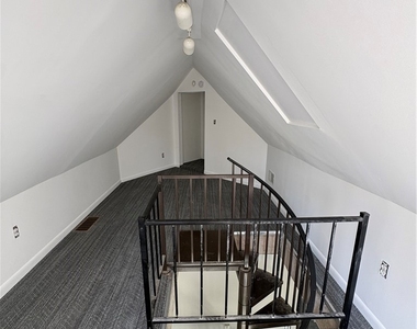 590 Richmond Avenue - Photo Thumbnail 10