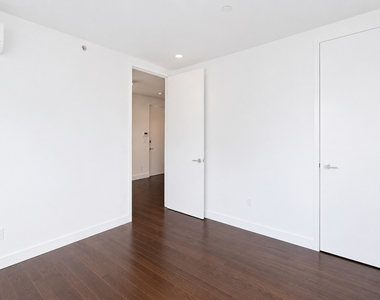 2250 Clarendon Road - Photo Thumbnail 4