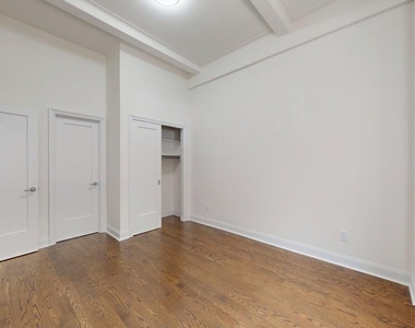 West 68th Street - Photo Thumbnail 4