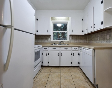 105 E Whitehead Terrace - Photo Thumbnail 2