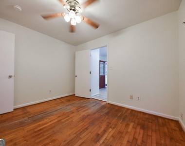 105 E Whitehead Terrace - Photo Thumbnail 10