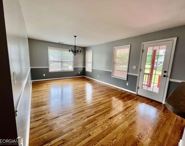 1010 Jacob Drive - Photo Thumbnail 6