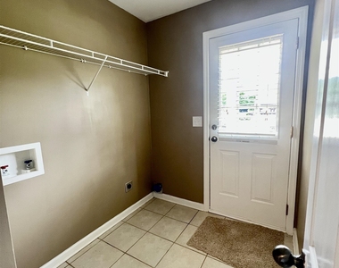1010 Jacob Drive - Photo Thumbnail 8