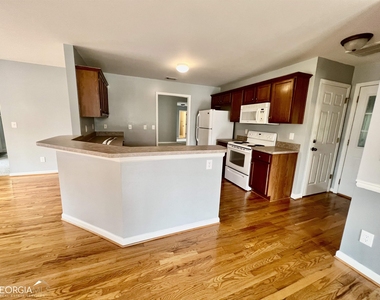 1010 Jacob Drive - Photo Thumbnail 5