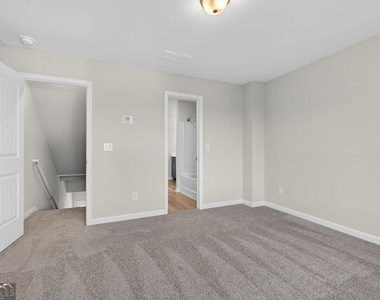 5 Crown Street - Photo Thumbnail 13