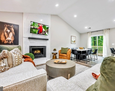 1440 Glynn Oaks Drive Sw - Photo Thumbnail 1