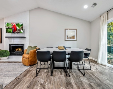 1440 Glynn Oaks Drive Sw - Photo Thumbnail 7