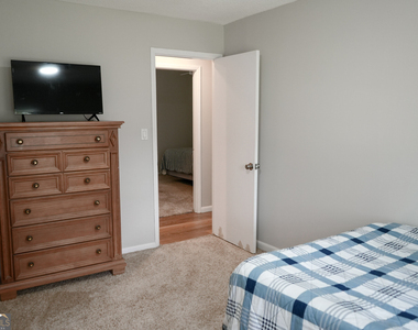 307 Pinewood Drive - Photo Thumbnail 21