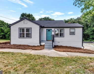 235 Georgia Avenue N - Photo Thumbnail 23