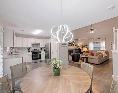 6839 Sandy Creek Drive - Photo Thumbnail 4