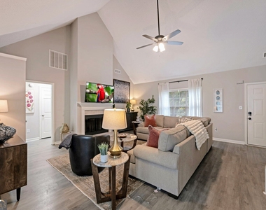 6839 Sandy Creek Drive - Photo Thumbnail 3