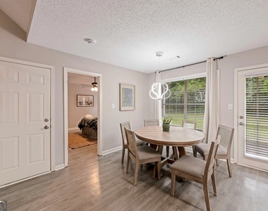 6839 Sandy Creek Drive - Photo Thumbnail 5