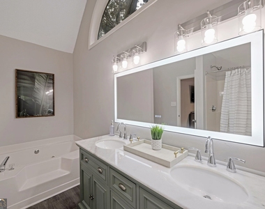 6839 Sandy Creek Drive - Photo Thumbnail 12
