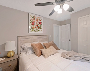 6839 Sandy Creek Drive - Photo Thumbnail 18