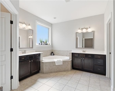 2530 Maple Ridge Lane - Photo Thumbnail 32