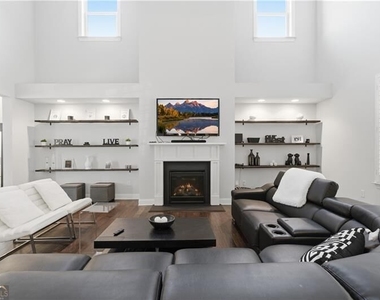2530 Maple Ridge Lane - Photo Thumbnail 13