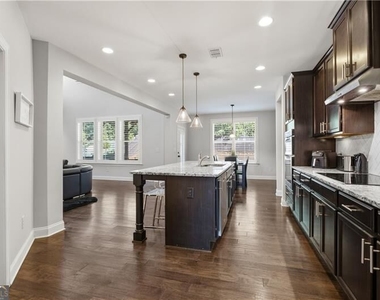 2530 Maple Ridge Lane - Photo Thumbnail 7