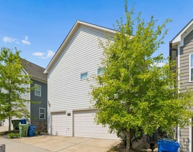 1821 Sanford Drive Nw - Photo Thumbnail 14