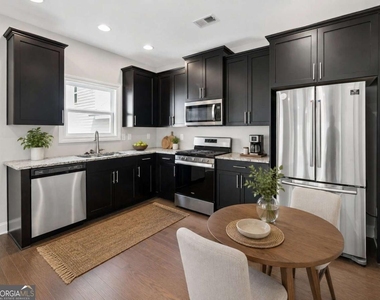 1821 Sanford Drive Nw - Photo Thumbnail 5