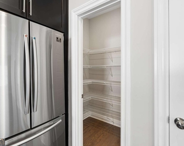 1821 Sanford Drive Nw - Photo Thumbnail 6