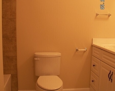 7400 Courtyard Drive - Photo Thumbnail 9