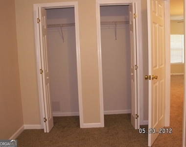 7400 Courtyard Drive - Photo Thumbnail 10
