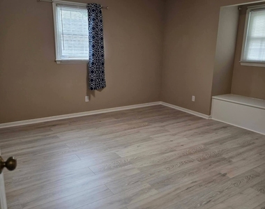 1531 Dartmouth Court - Photo Thumbnail 28